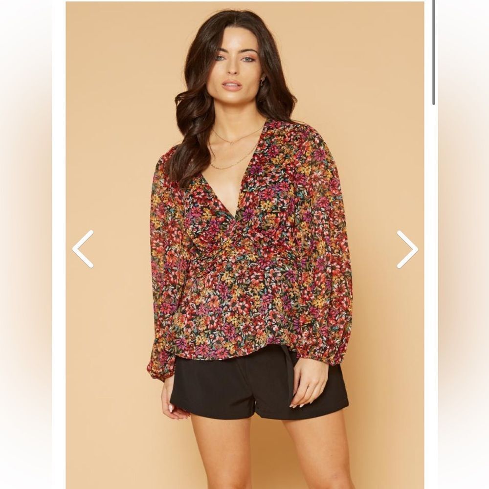 PLEIONE V-NECK PUFF SLEEVE TOP
